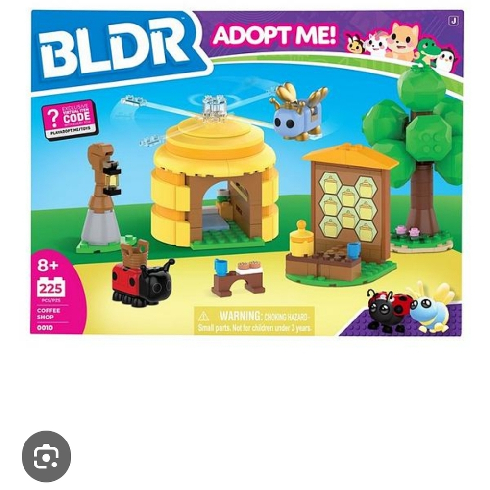 BLDR Adopt Me Coffee Shop Building Set 225 Pieces Jazwares Roblox Ages 8+